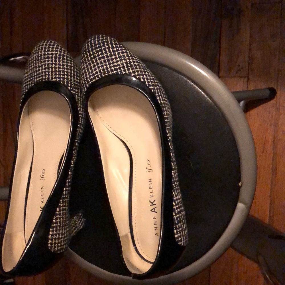 Anne Klein black and white shoes